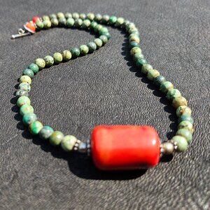 Green Turquoise and Silver Beaded Necklace